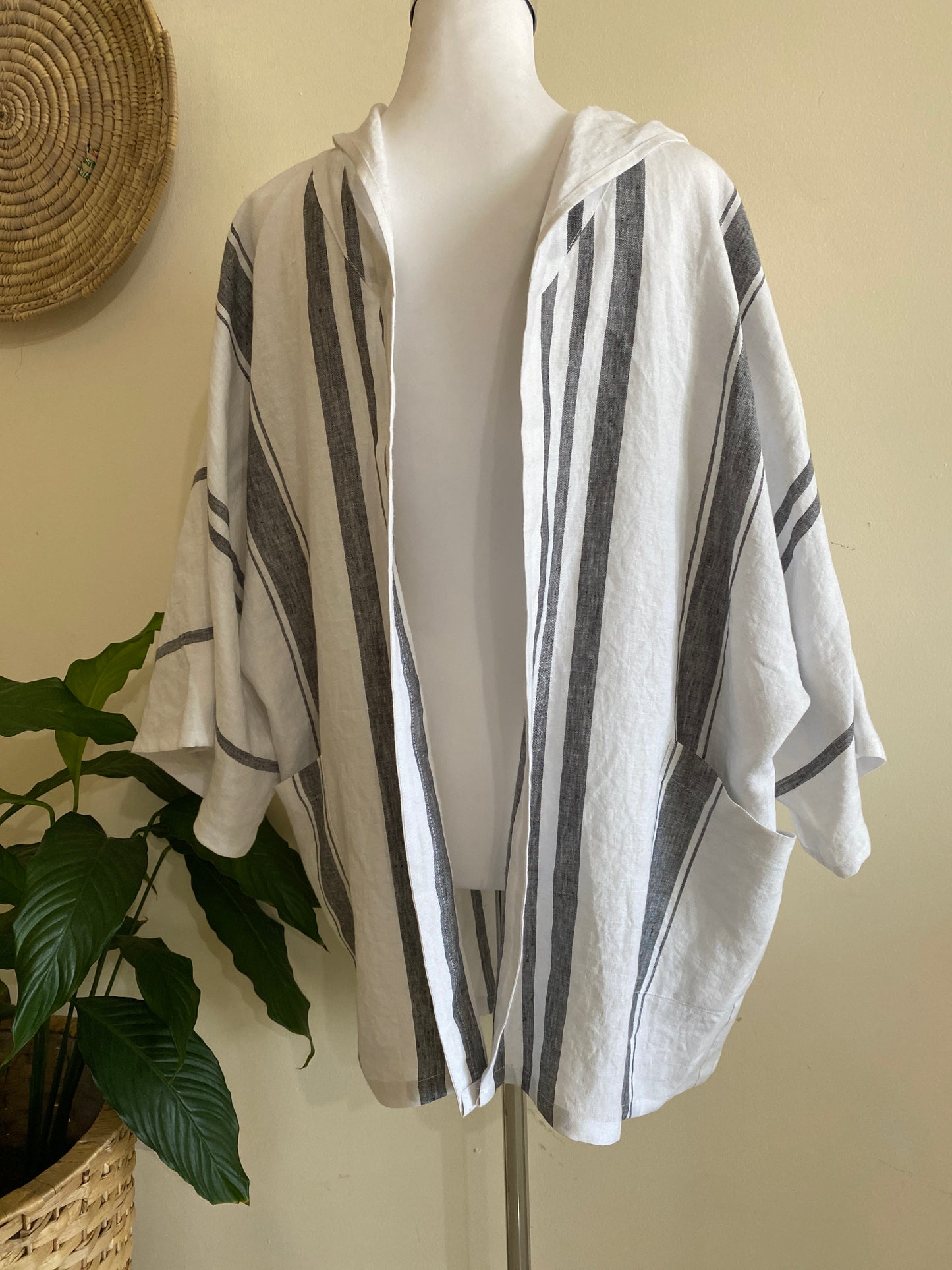 Men’s hooded kimono